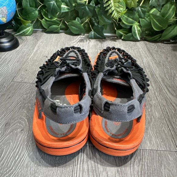 KEEN Uneek Bungee Cord Trail Hiking Sandals Water Shoes Men Sz 8.5 Black Orange - Picture 5 of 8